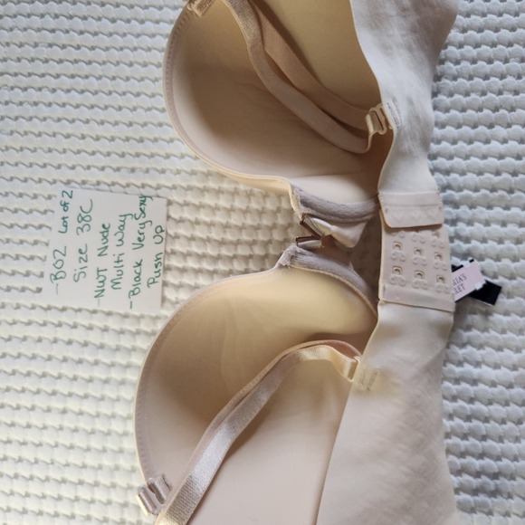 VS Bras lot of 2 - Picture 3 of 5
